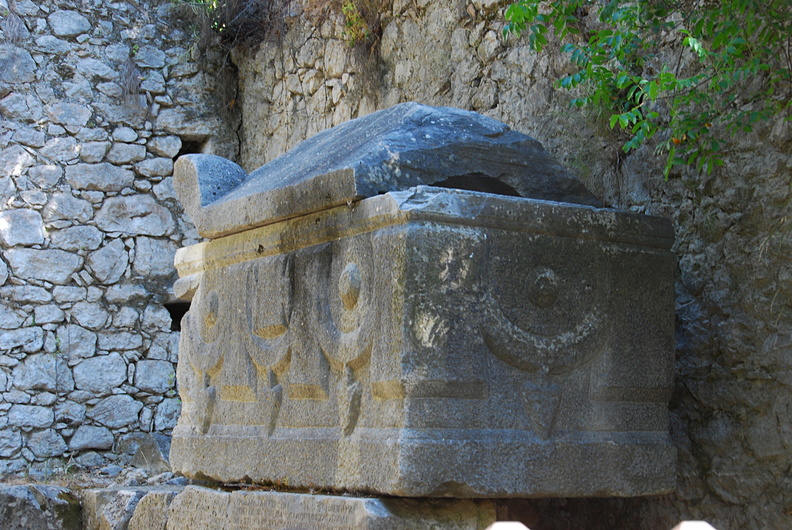 The Garland sarcophagus, Olympos