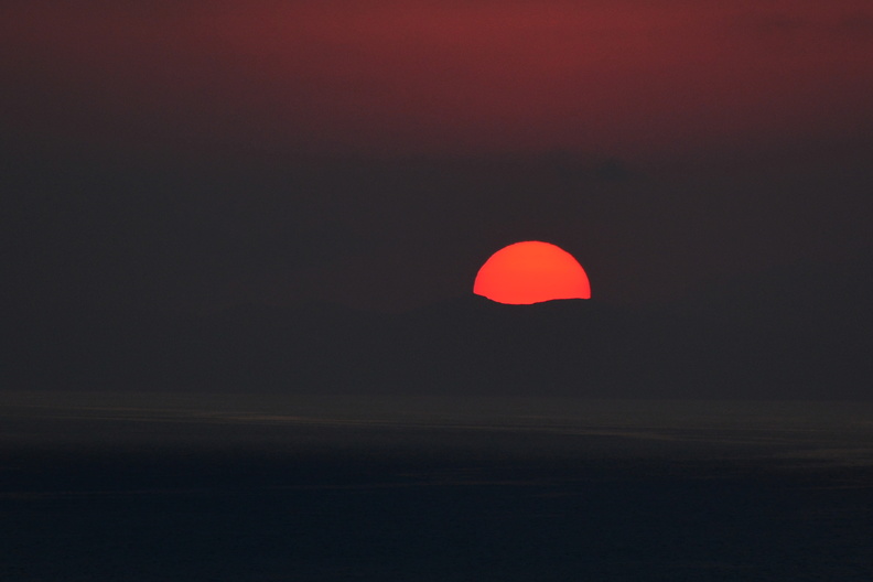 Yin-yang sunset on Elba