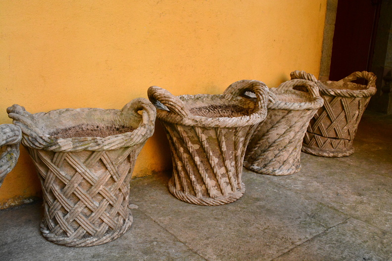 Concrete baskets