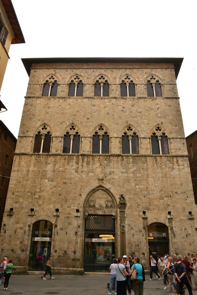 Palazzo Tolomei
